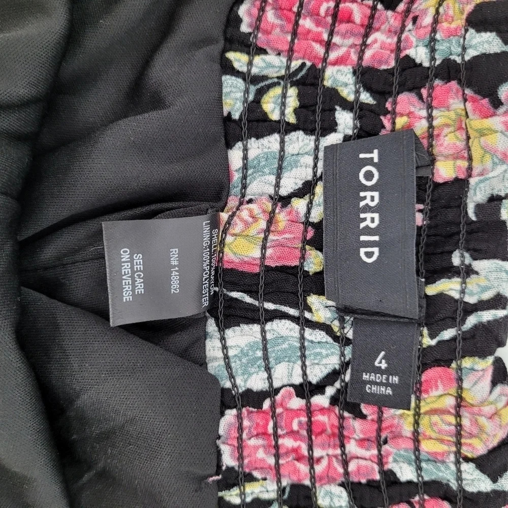 Torrid pastel and black floral gauze rayon shorts 4 - Picture 7 of 10